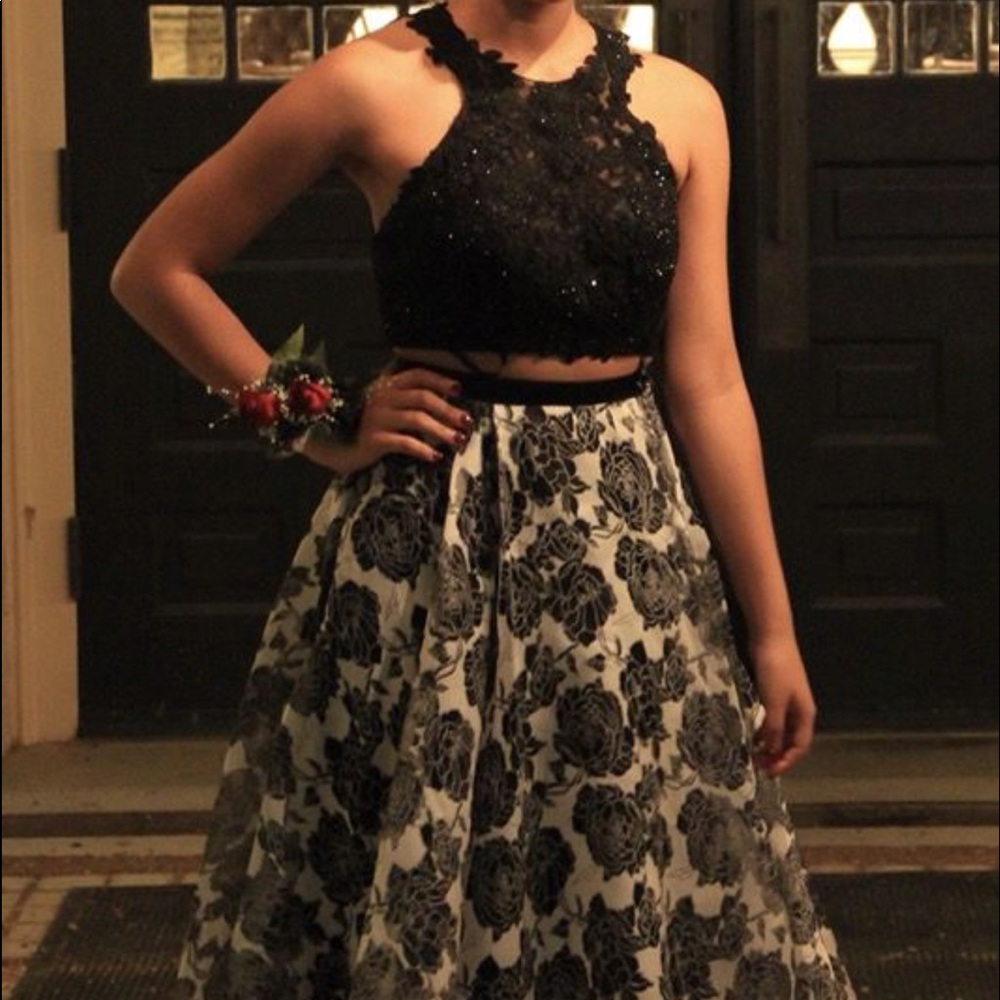 selling prom dress
